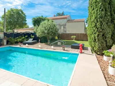 PoolOfHouse