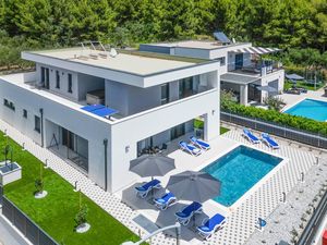 Ferienhaus für 8 Personen (320 m²) in Orebić