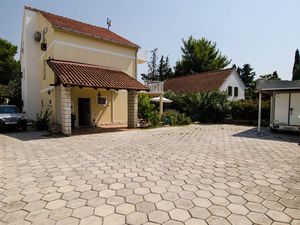 23943700-Ferienhaus-6-Orebić-300x225-2