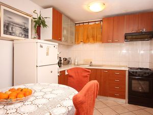 23930945-Ferienhaus-10-Orebić-300x225-4