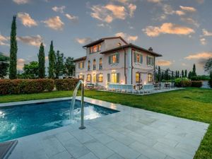 Ferienhaus für 10 Personen (500 m²) in Orentano