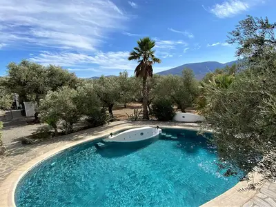 PoolOfHouse