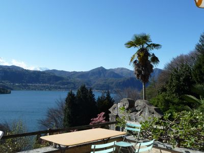 Aussicht von oberer Terrasse Sicht über den See bis zum Monte Rosa