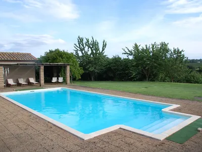 PoolOfHouse