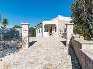 23345892-Ferienhaus-9-Ostuni-300x225-1