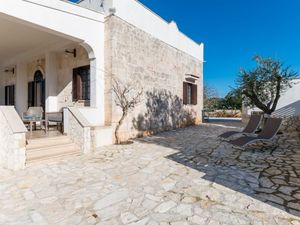 23345892-Ferienhaus-9-Ostuni-300x225-3