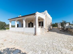 23345892-Ferienhaus-9-Ostuni-300x225-1