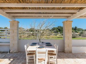 23362926-Ferienhaus-6-Ostuni-300x225-2