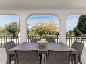 23538189-Ferienhaus-8-Ostuni-300x225-1