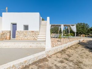 23891436-Ferienhaus-5-Ostuni-300x225-4