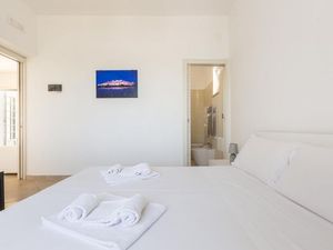 23918832-Ferienhaus-8-Ostuni-300x225-2