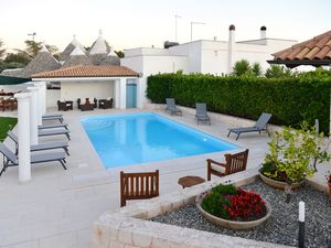 23955142-Ferienhaus-10-Ostuni-300x225-3