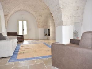 23568441-Ferienhaus-6-Ostuni-300x225-4