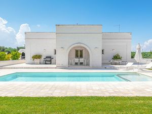 23894833-Ferienhaus-6-Ostuni-300x225-1