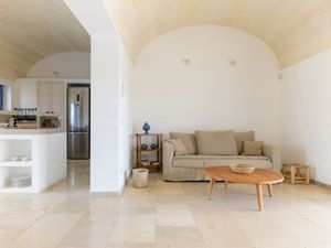 23977132-Ferienhaus-10-Ostuni-300x225-4