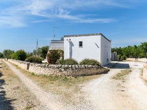 23973579-Ferienhaus-2-Ostuni-300x225-4