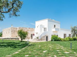 24029803-Ferienhaus-8-Ostuni-300x225-1