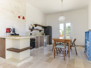 24049793-Ferienhaus-7-Ostuni-300x225-1