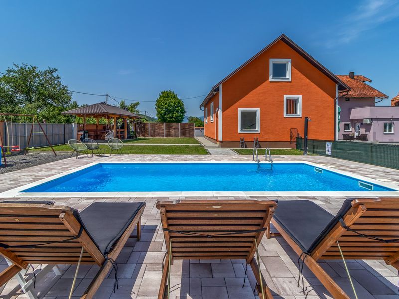 23745955-Ferienhaus-7-Otočac-800x600-0