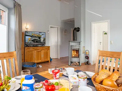 Wohnzimmer mit Essbereich