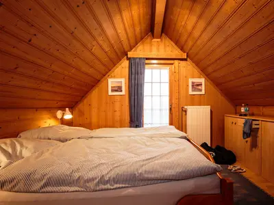 Schlafzimmer mit Doppelbett