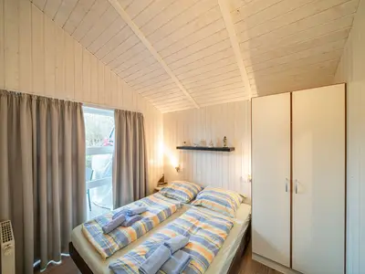 Schlafzimmer mit Doppelbett