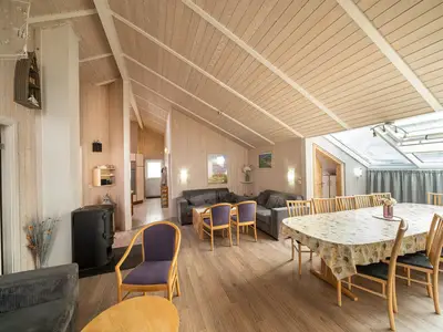 Wohnzimmer mit Essbereich