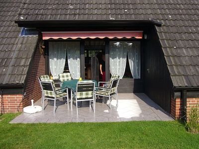 Terrasse mit Gartenmöbel