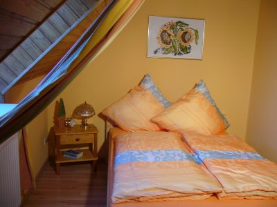 Schlafzimmer 1