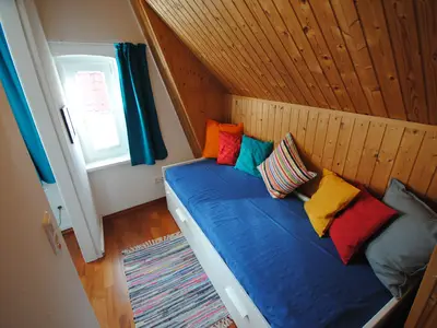 Schlafzimmer mit einem Einzelbett