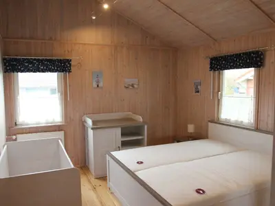 Schlafzimmer mit Doppelbett