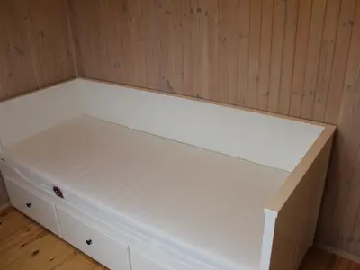 Schlafzimmer mit einem Einzelbett