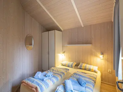 Schlafzimmer mit Doppelbett