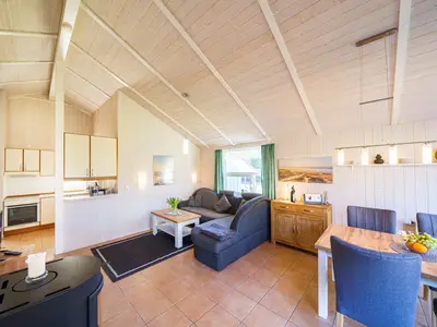 Wohnzimmer mit Essbereich