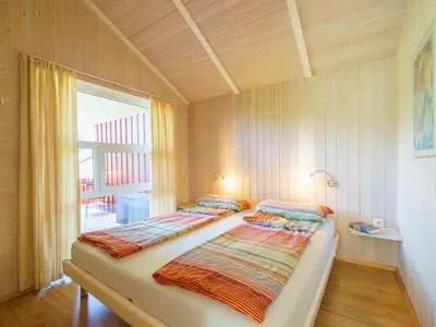 Schlafzimmer mit Doppelbett