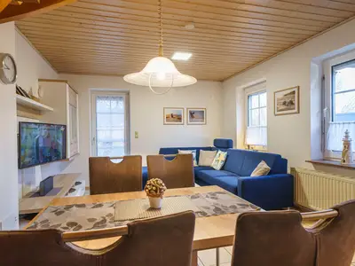 Wohnzimmer mit Essbereich