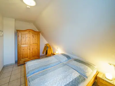 Schlafzimmer mit Doppelbett