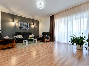 23767758-Ferienhaus-6-Pakostane-300x225-2