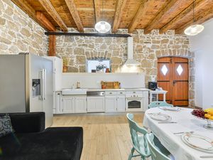 23151719-Ferienhaus-8-Pakostane-300x225-5