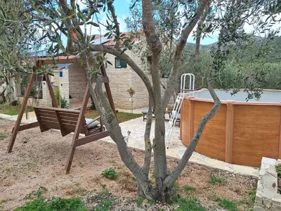 PoolOfHouse