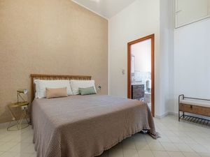 23471280-Ferienhaus-4-Palermo-300x225-2