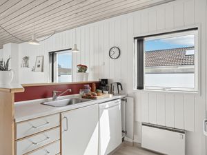 23719201-Ferienhaus-6-Pandrup-300x225-5