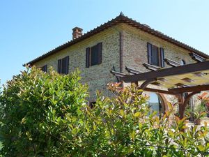 23549404-Ferienhaus-6-Panicale-300x225-4