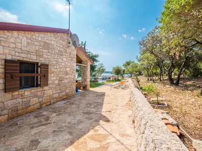 Ferienhaus für 6 Personen (72 m²) in Pašman 8/10
