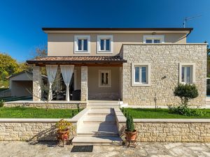 23949738-Ferienhaus-6-Pazin-300x225-4