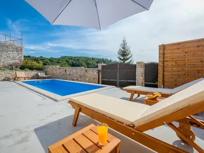 PoolOfHouse
