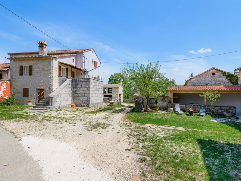 23740502-Ferienhaus-4-Pazin-800x600-0