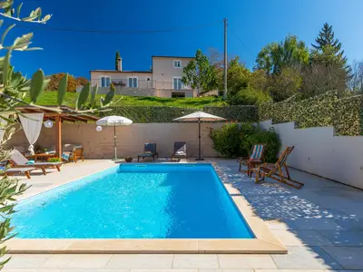 PoolOfHouse
