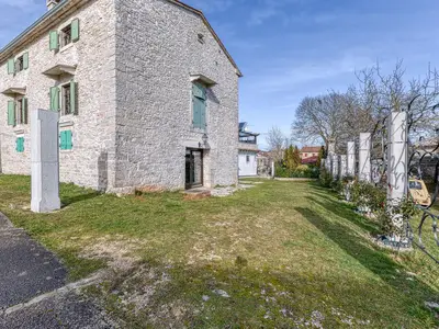Ferienhaus für 8 Personen (210 m²) in Pazin 1/10