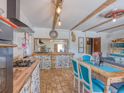 Küche und Essbereich